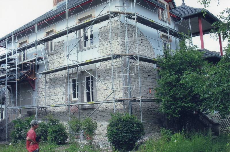grande batisse en travaux